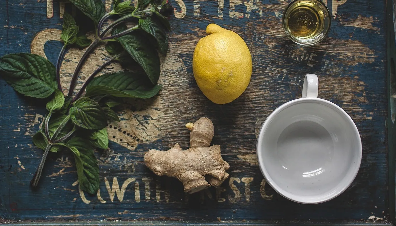 Tea, honey and lemon